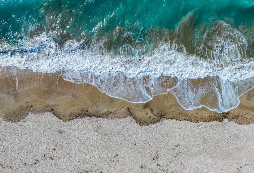 هتل Almyros Beach