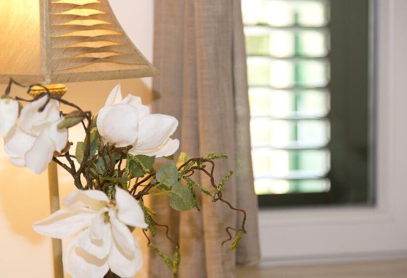 هتل Boutique Guest Accommodation Zephyrus