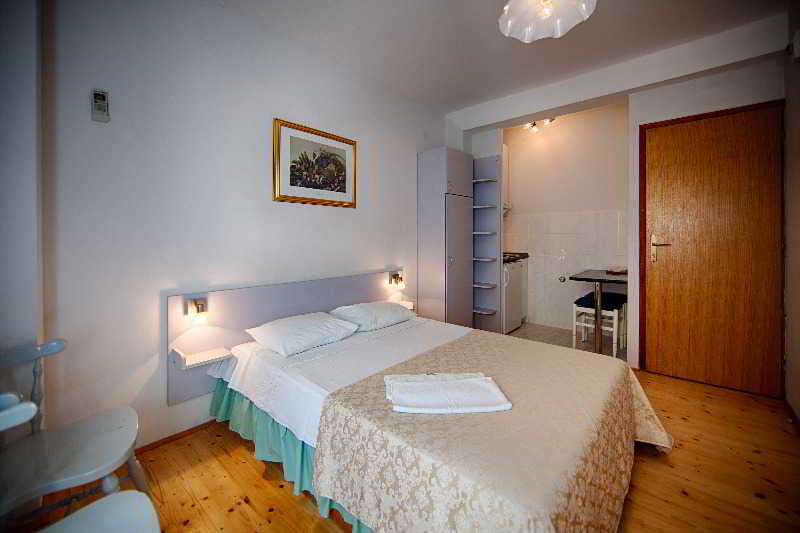 호텔 Komiza Provita Guesthouse