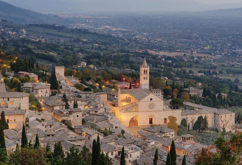 فندق Albergo La Rocca
