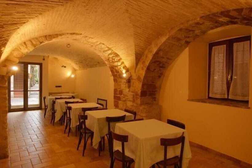 فندق Albergo La Rocca