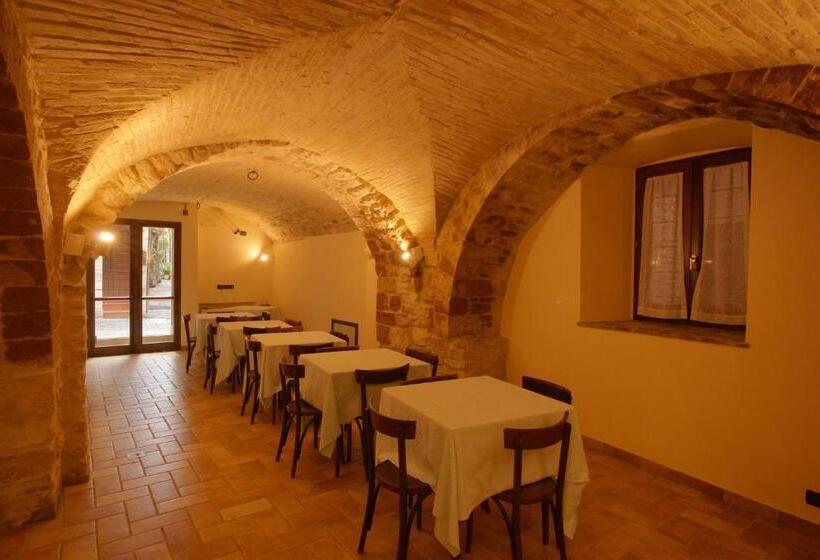 فندق Albergo La Rocca