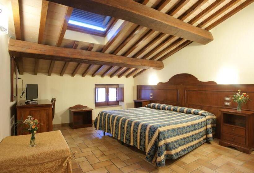 فندق Albergo La Rocca
