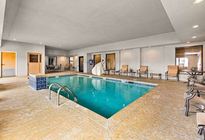 בית מלון כפרי Sonesta Essential Indianapolis Airport