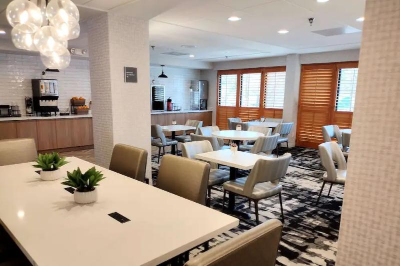 هتل Best Western Plus Dalton Inn