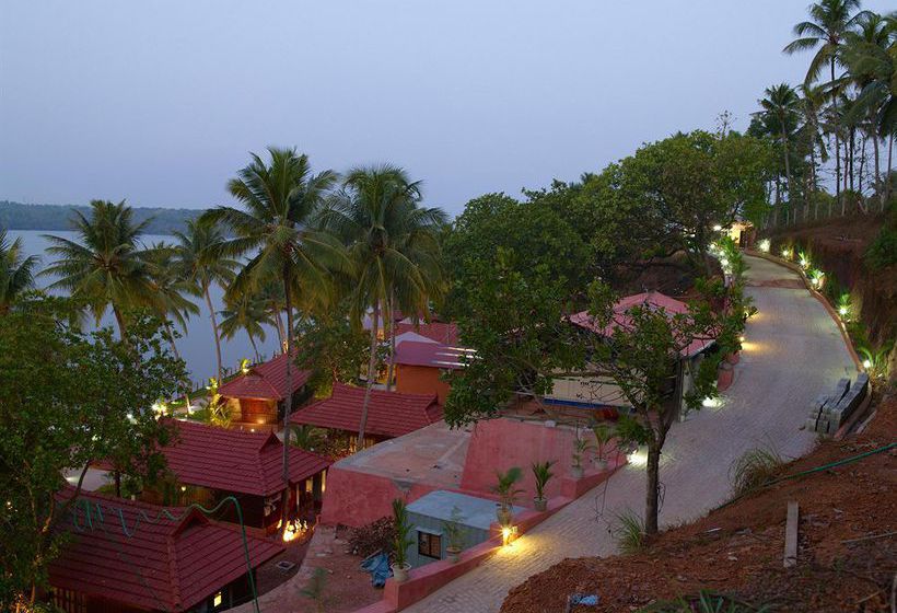 Отель Cambay Palm Lagoon Kollam