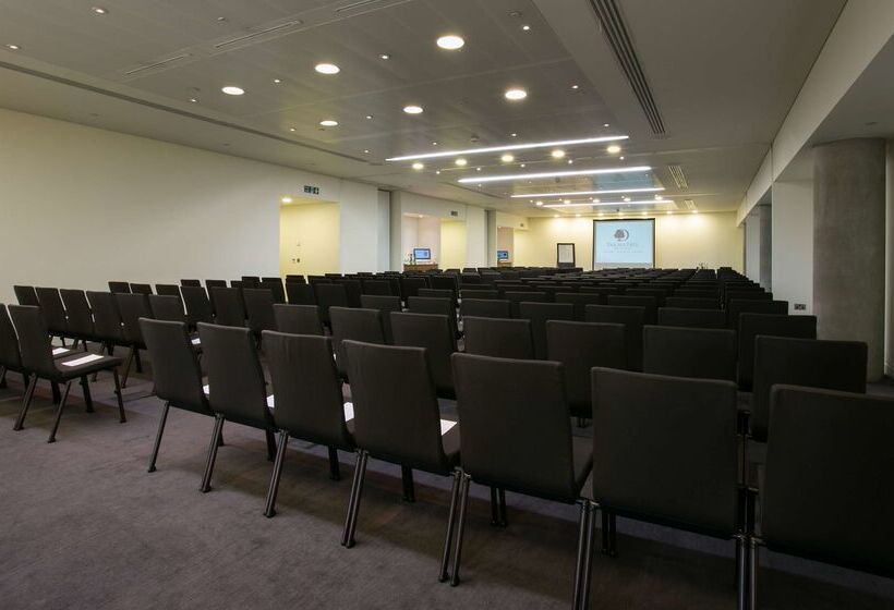 Doubletree By Hilton Hotel London  Tower Of London