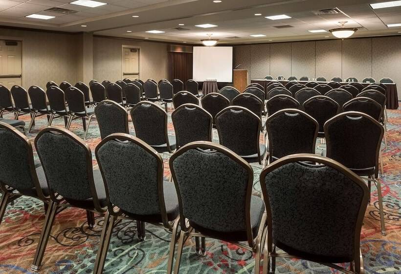 هتل Hampton Inn Council Bluffs