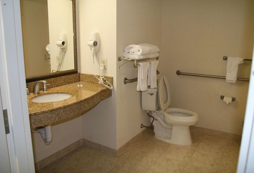 هتل Hampton Inn Doylestown