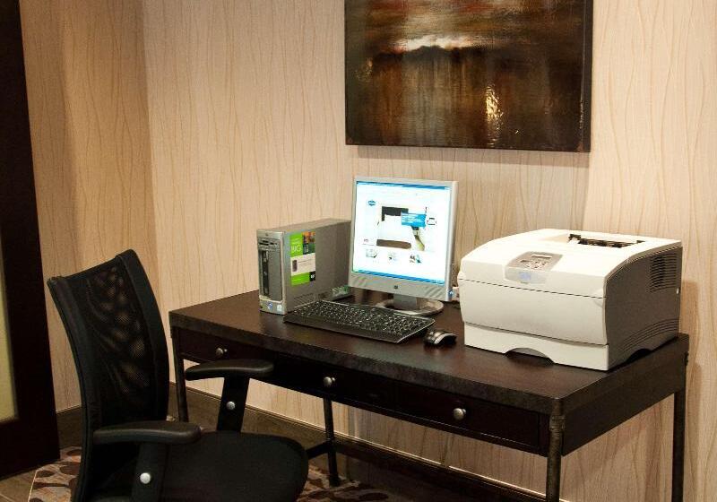 هتل Hampton Inn Doylestown