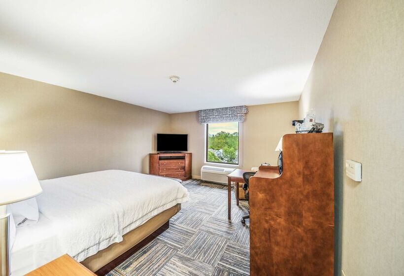 בית מלון כפרי Hampton Inn Greenfield