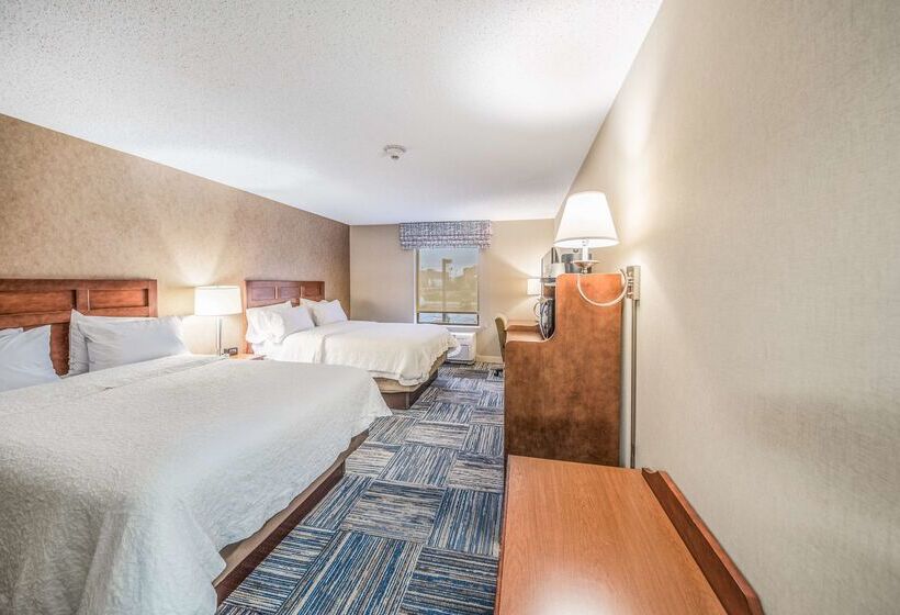 בית מלון כפרי Hampton Inn Greenfield