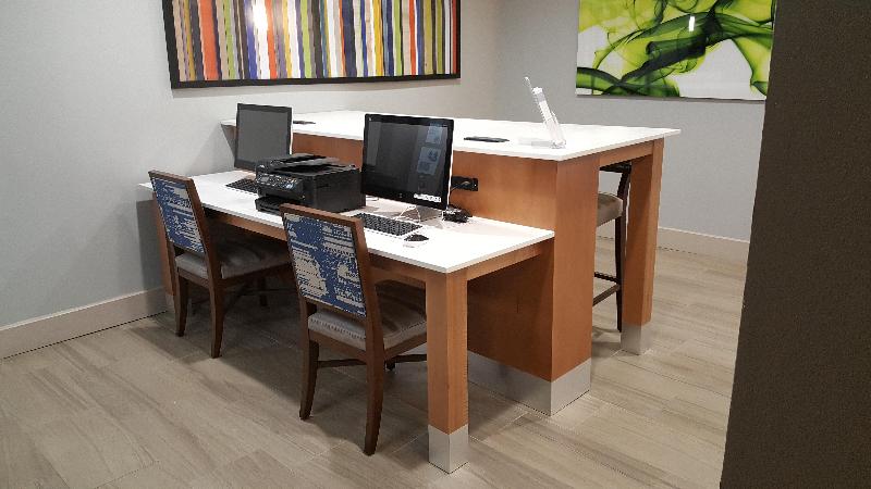 هتل Holiday Inn Express Pearland, An Ihg