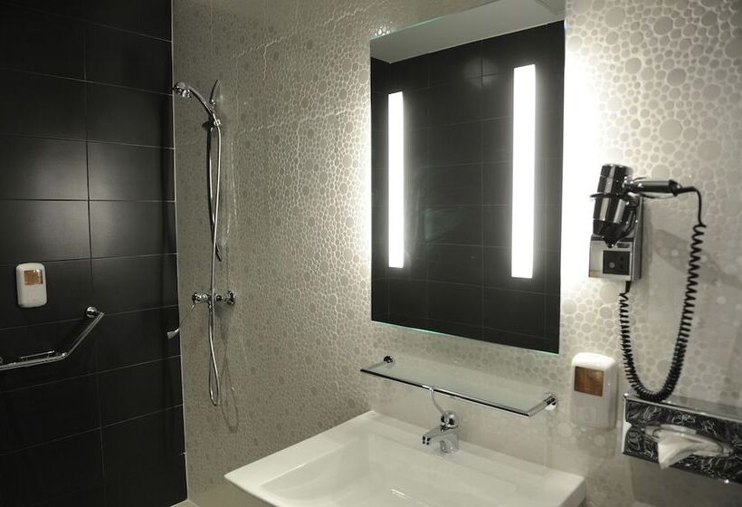 ホテル Kyriad Prestige Perpignan Centre Del Mon