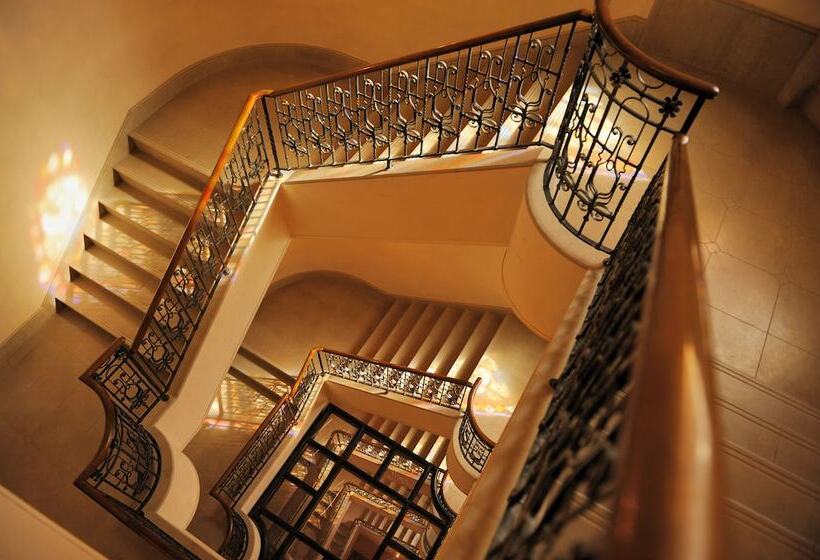 هتل Monterey Sendai