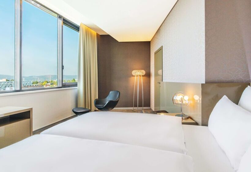 호텔 NH Bratislava Gate One