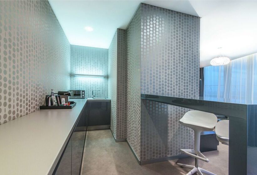 호텔 NH Bratislava Gate One