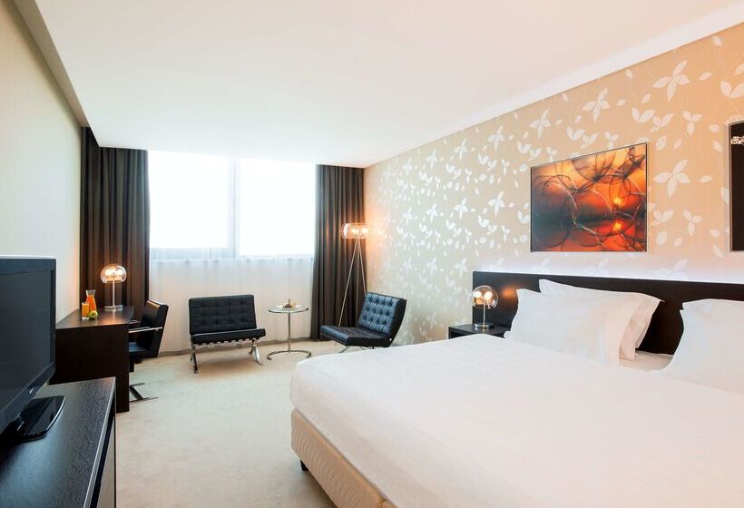 호텔 NH Bratislava Gate One