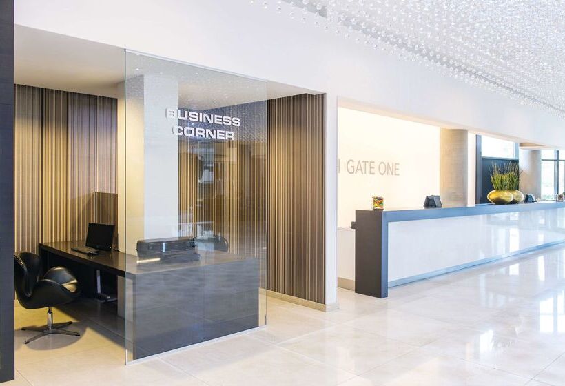 호텔 NH Bratislava Gate One