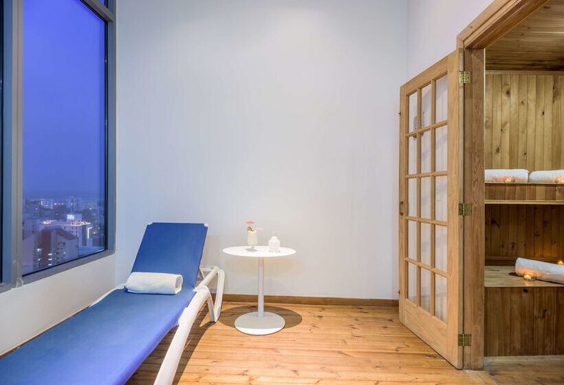 هتل NH Collection Royal Smartsuites