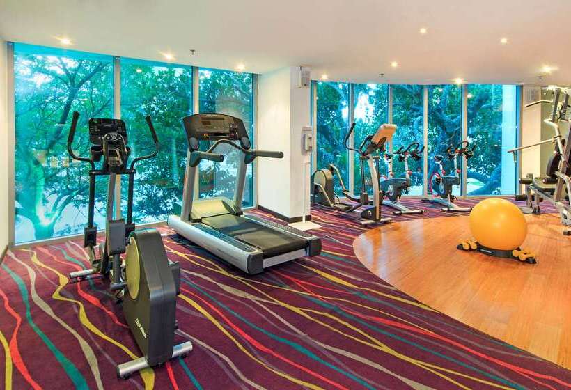 هتل NH Collection Royal Smartsuites