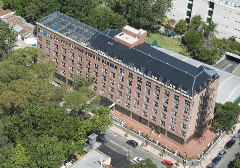בית מלון כפרי Ramada By Wyndham Buenos Aires