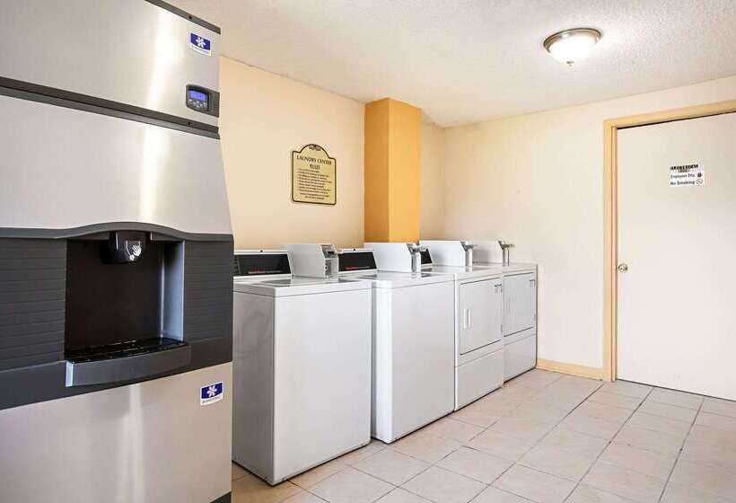 هتل Rodeway Inn Metro Airport