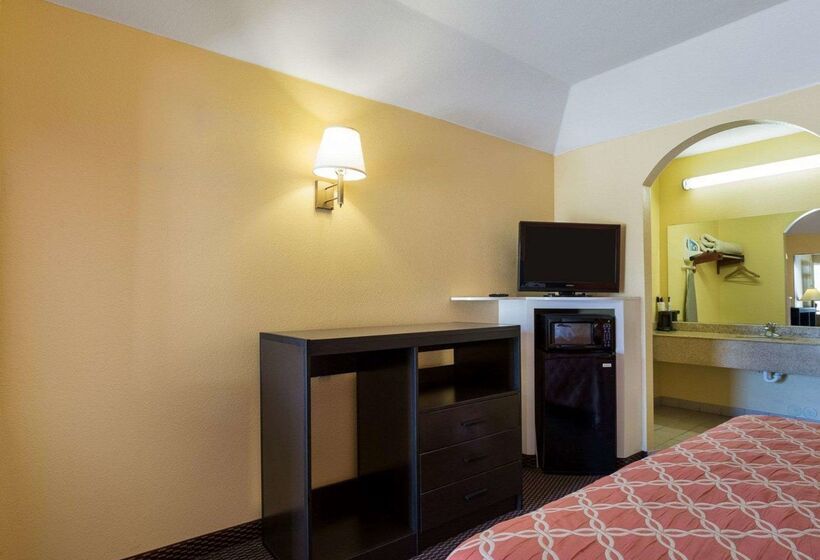 هتل Rodeway Inn & Suites