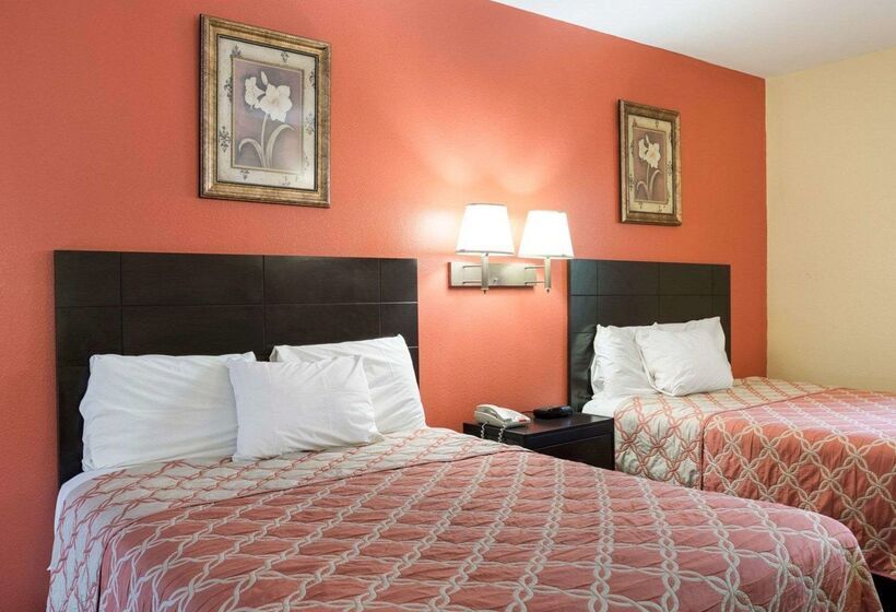 هتل Rodeway Inn & Suites
