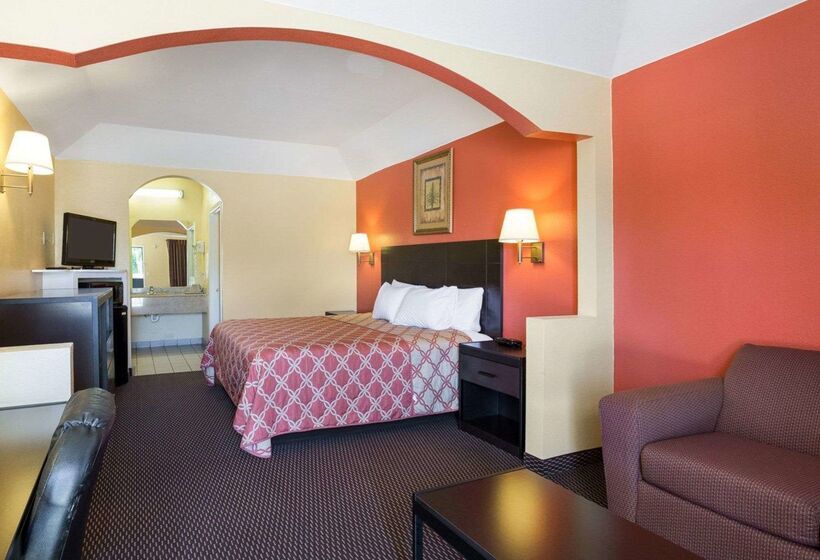 هتل Rodeway Inn & Suites