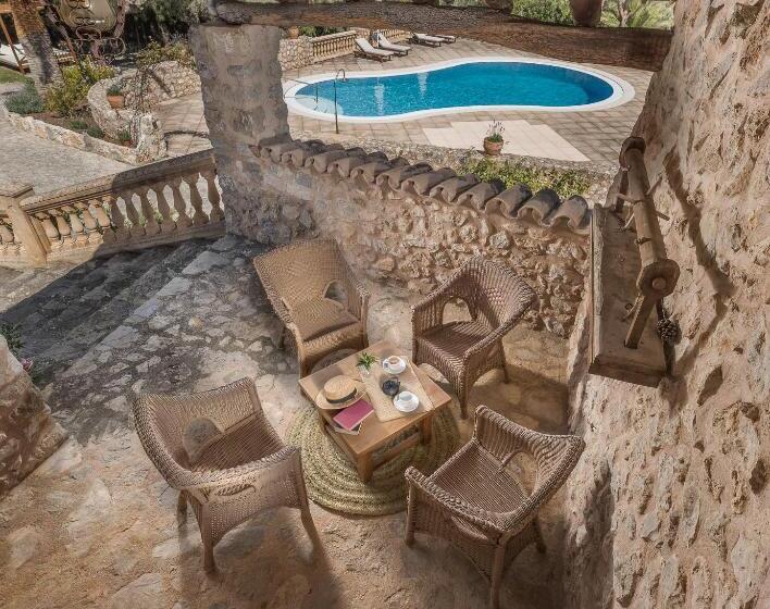 فندق ريفى Finca Can Beneit