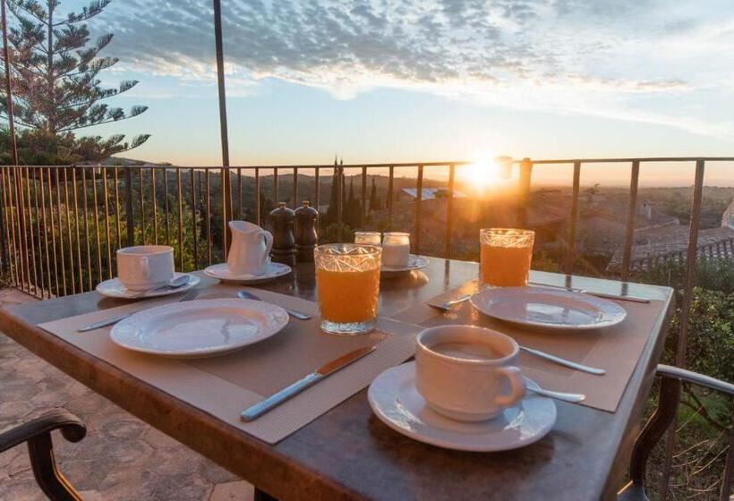 فندق ريفى Finca Can Beneit