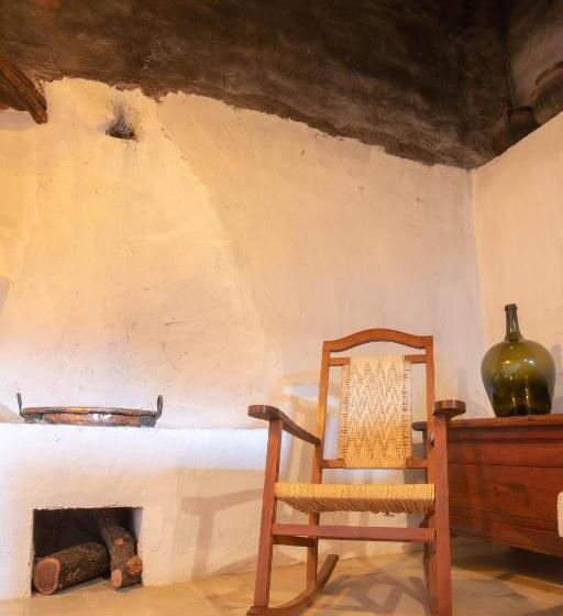 فندق ريفى Finca Can Beneit