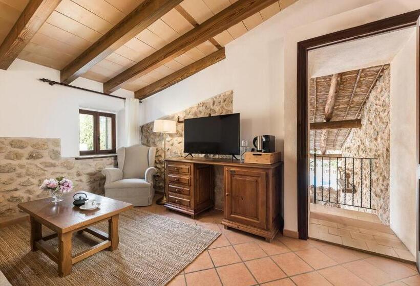 فندق ريفى Finca Can Beneit