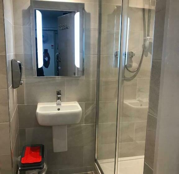 Smart Hyde Park Inn Hostel