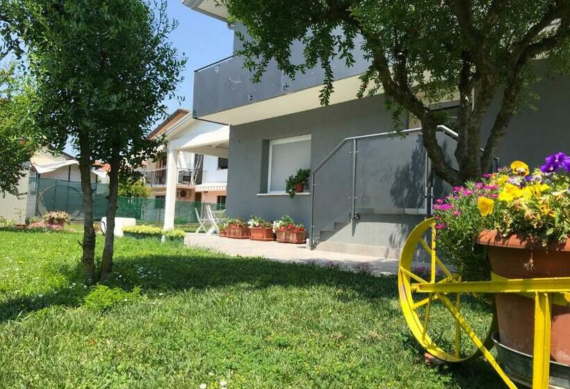 مبيت وإفطار Alloggi Al Melograno