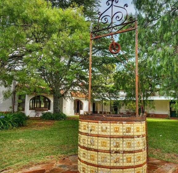 تختخواب و صبحانه Estancia Turística El Ombú