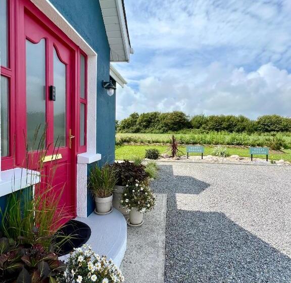 مبيت وإفطار Thistledown Lodge