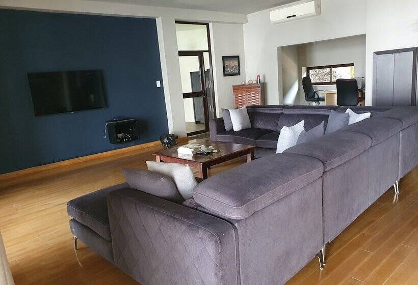 مبيت وإفطار Zambezi Riverside Accommodation