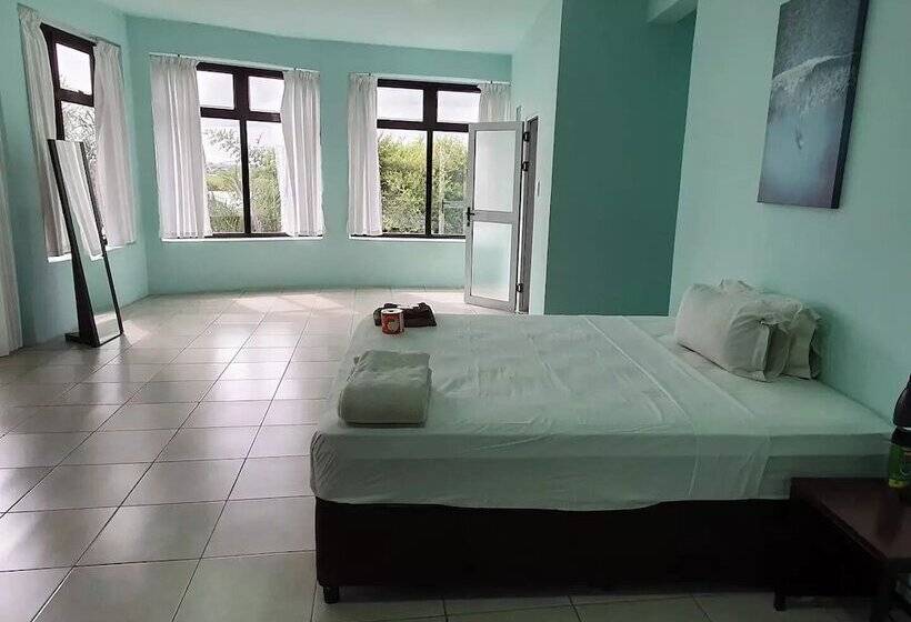 مبيت وإفطار Zambezi Riverside Accommodation