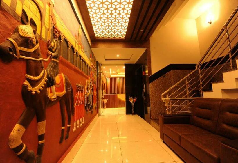 בית מלון כפרי Mc Suites Mysuru