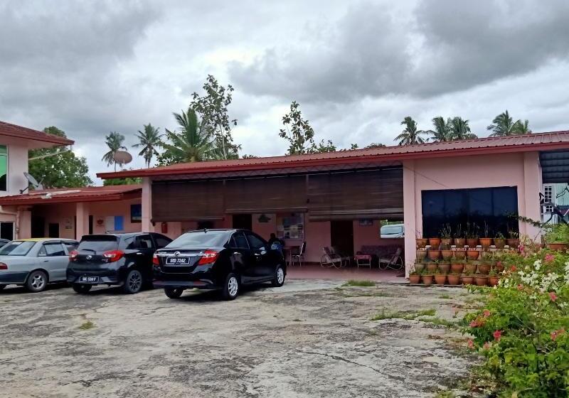 호텔 Oyo 90349 Anique Hoemstay