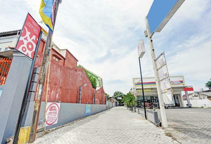 בית מלון כפרי Oyo 90678 Omah Kulo Guest House