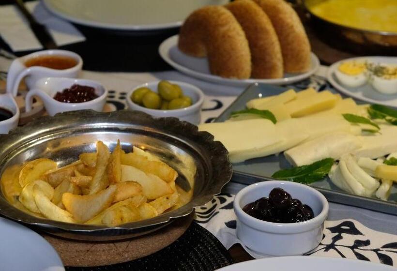 مبيت وإفطار Konak Bi̇ndalli