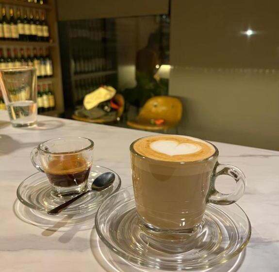 تختخواب و صبحانه 弎trinity