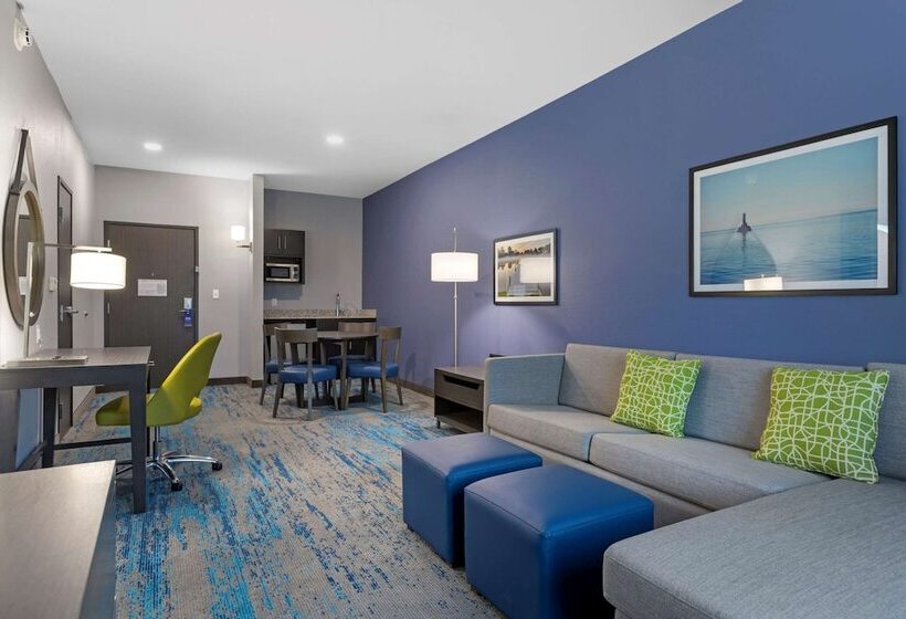 فندق Comfort Inn & Suites Adrian