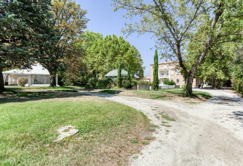 Domaine De La Nerthe  Hotel Provence Mediterranee
