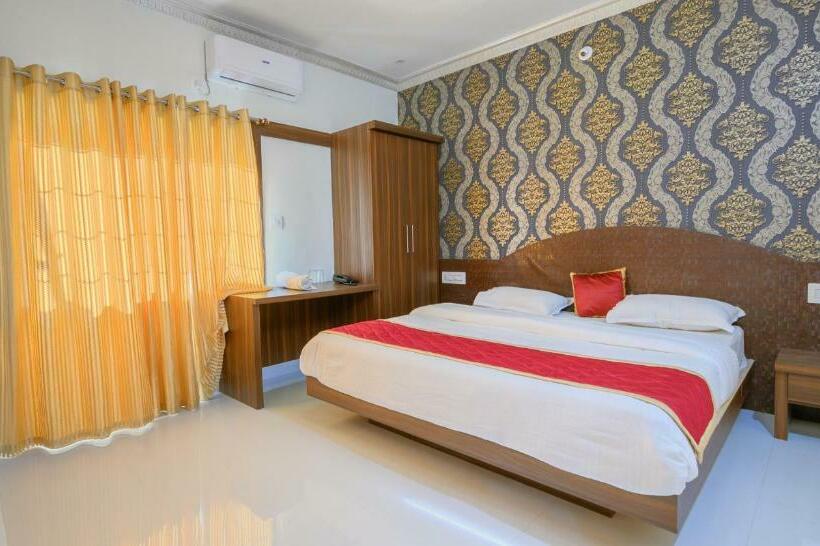 בית מלון כפרי The Excellency Resort & Spa, Coorg