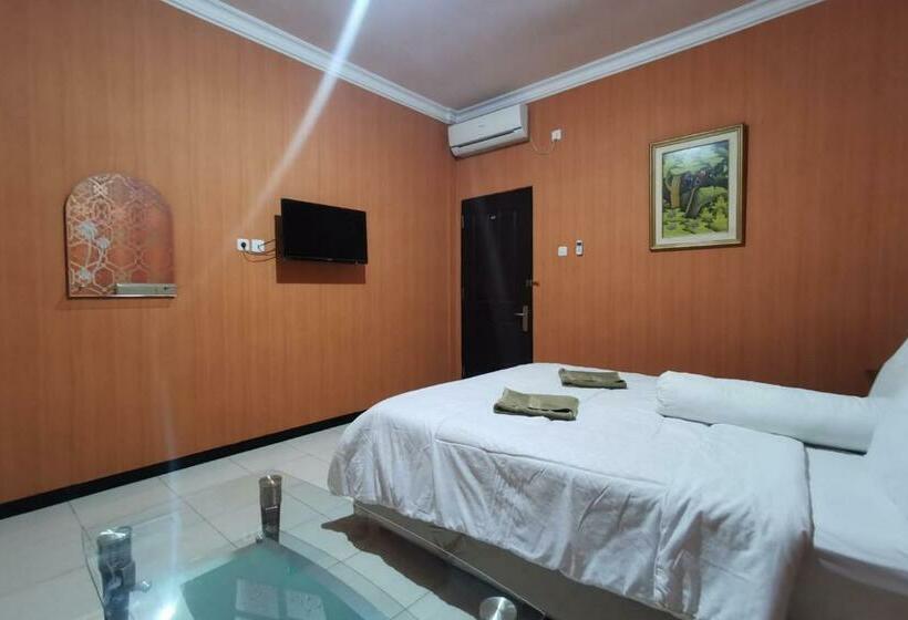 فندق Reddoorz At Pahlawan Street