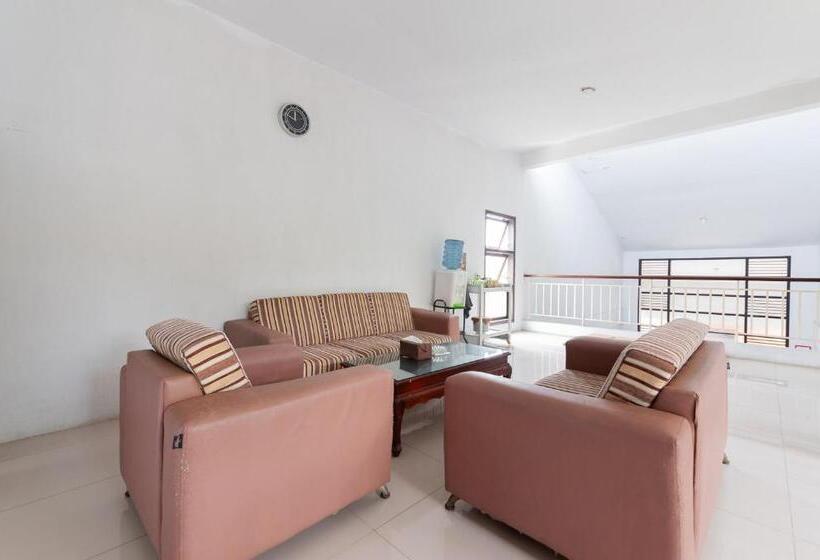 هتل Reddoorz Syariah Near Banda Aceh Convention Hall